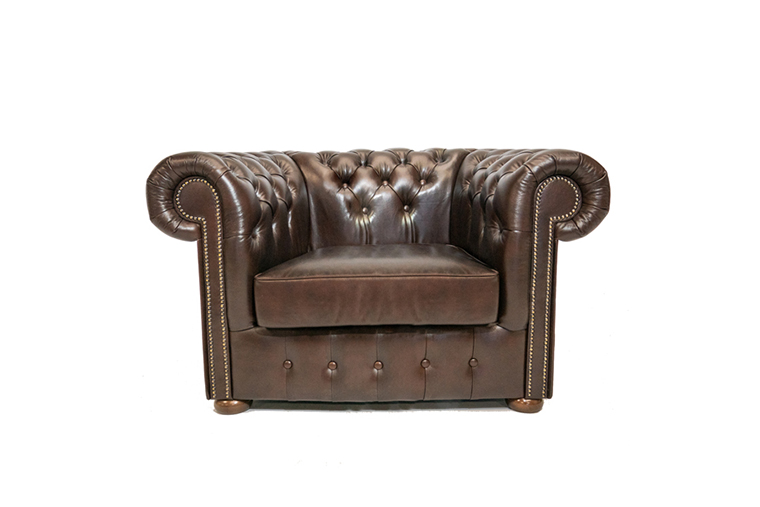 Una Combinación Perfecta de Elegancia: Presentando el Sillón de Cuero Clase en Cloudy Marrón Oscuro